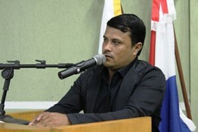 João do Banquinho cobrou do Executivo Municipal a identificação oficial em todos os veículos do município, em forma de a