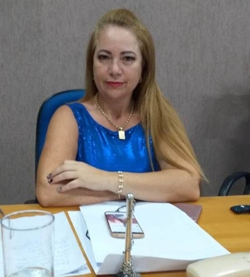 Maria Eloir pede ao Executivo Municipal que mantenha os servidores contratados: professores, monitores, administrativos 