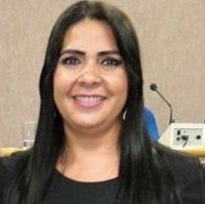 Vereadora Claudinha pede a regulamentação da Lei Municipal nº 1381/2019 para vedar cobrança de taxa mínima pelos serviço